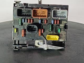 блок предохранителей Peugeot 307 1 поколение 2003, цвет, 9661087080