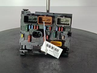 блок предохранителей Peugeot 307 1 поколение 2003, цвет, 9664055780