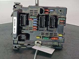 блок предохранителей Peugeot 206 1 поколение [рестайлинг] 2004, цвет, 9657608780