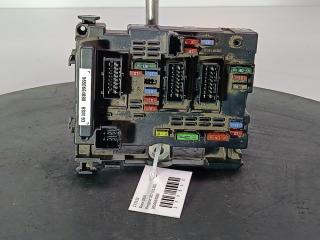 блок предохранителей Peugeot 307 1 поколение 2003, цвет, 9650664080