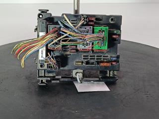 блок предохранителей Peugeot 307 1 поколение 2003, цвет, 9650664180