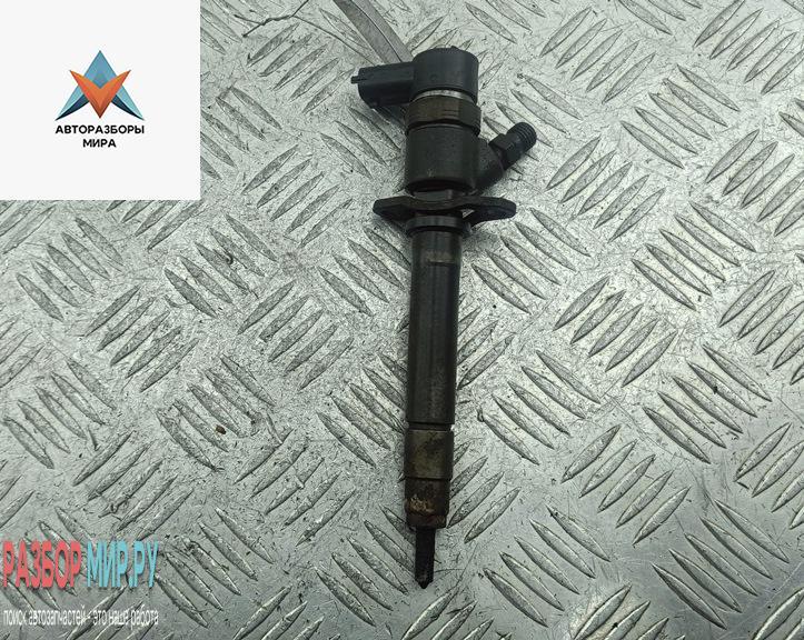 форсунка Volvo S60 1 поколение 2002, 2.4 л., дизель, МКПП, чёрный, седан, 0986435120, 31303259 - фото №1