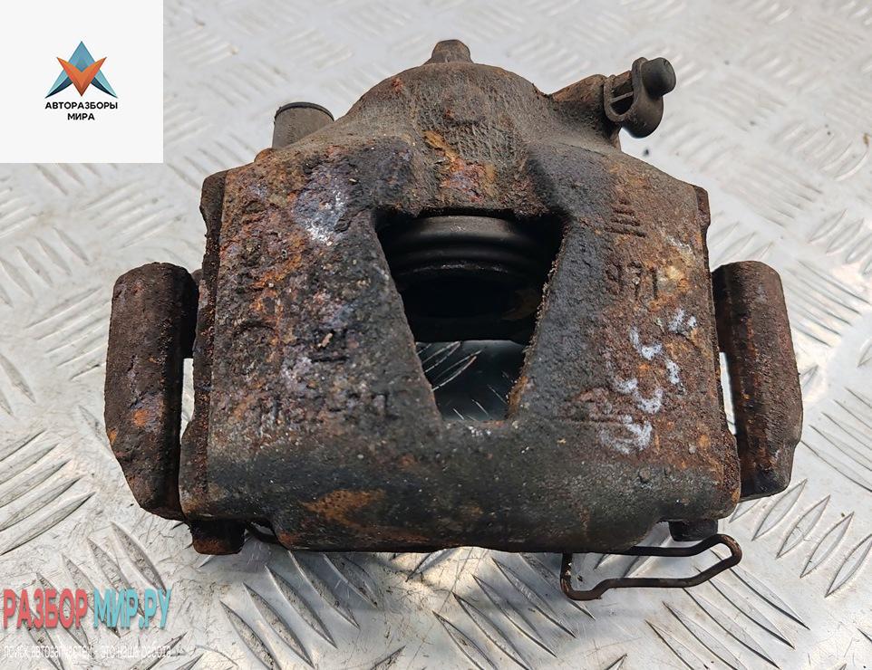 суппорт передний левый Opel Vectra B 1998, 1.6 л., бензин, МКПП, серый, седан - фото №1