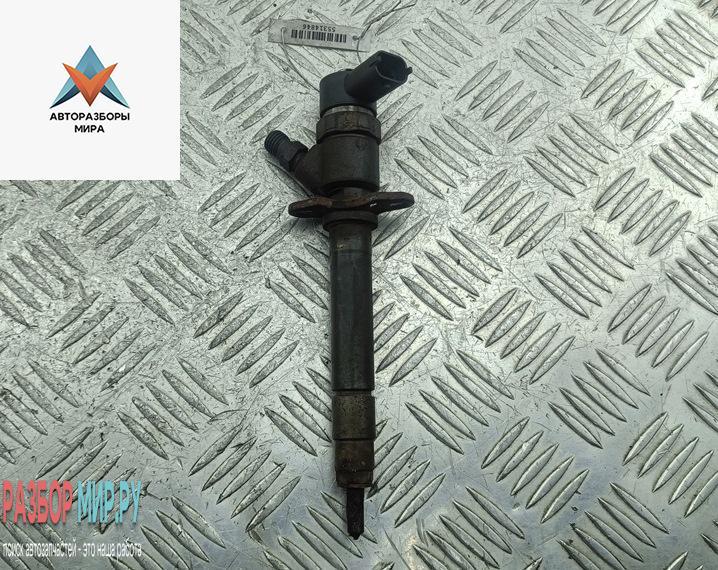 форсунка Volvo S60 1 поколение 2002, 2.4 л., дизель, МКПП, чёрный, седан, 0986435120, 31303259 - фото №1