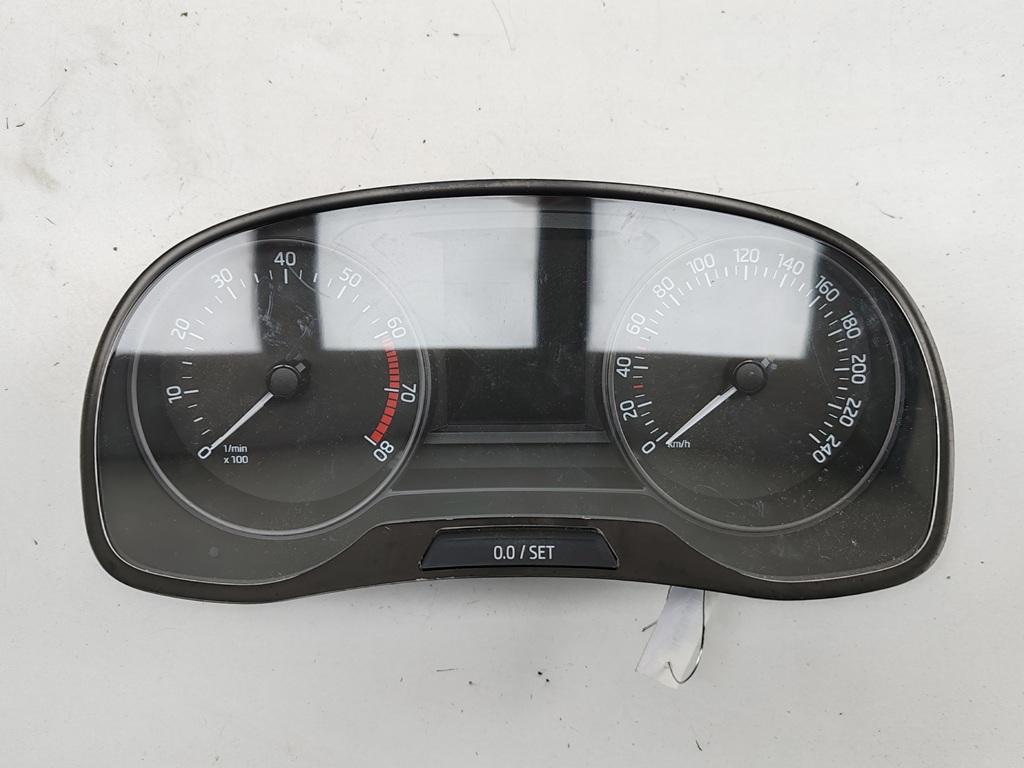 приборная панель Skoda Fabia mk3 (NJ) 2015, 1.2 л., бензин, МКПП, белый, универсал, 6V0920700A