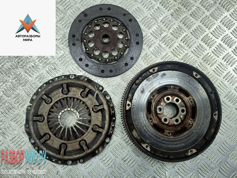 маховик Audi A6 4B/C5 1997, 1.8 л., бензин, МКПП, красный, седан - фото №1