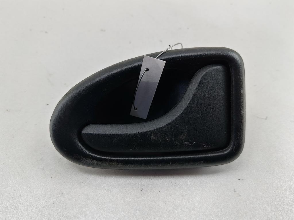 ручка внутренняя передняя правая Dacia (Renault) Logan I 2007, 1.5 л., дизель, МКПП, серый, универсал, 7700830079 - фото №1