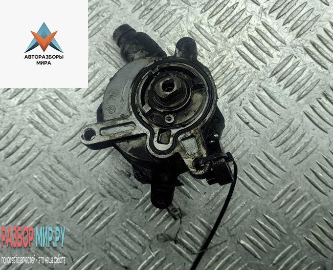 насос вакуумный Volvo S60 1 поколение 2002, 2.4 л., дизель, МКПП, чёрный, седан, 08658230 - фото №1