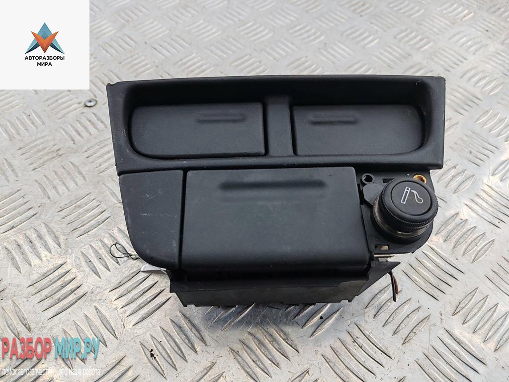 пепельница Opel Vectra B 1998, 1.6 л., бензин, МКПП, серый, седан, 90585970 - фото №1