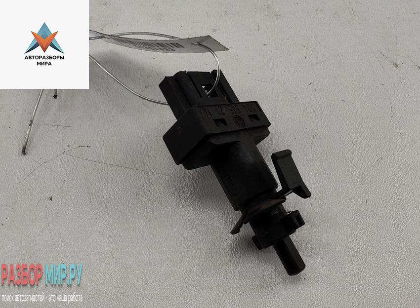 Датчик (включатель) стоп-сигнала Mercedes-Benz Vito-1 W638 1999, 2.2 л., дизель, МКПП, белый, микроавтобус, 0045452114 - фото №1