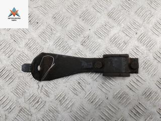 крепление стабилизатора / втулки стабилизатора Mercedes-Benz E-Класс W124 [рестайлинг] 1989, 2.0 л., дизель, МКПП, белый, седан