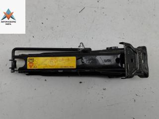 домкрат Ford Focus 1 поколение [рестайлинг] 2003, 1.8 л., бензин, МКПП, чёрный, хетчбэк 5 дв., 98AB17080CC