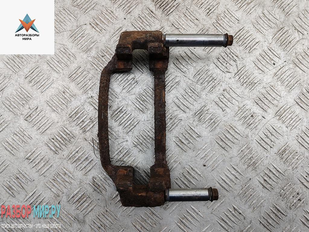 скоба суппорта Mercedes-Benz Sprinter W901-W905 2005, 2.2 л., дизель, МКПП, белый, микроавтобус - фото №1