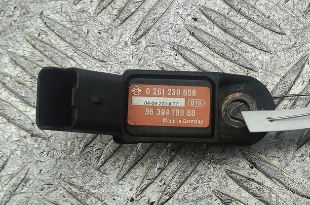 датчик абсолютного давления Peugeot 407 2007, 2.0 л., бензин, МКПП, чёрный, универсал, 0261230058, 9639418980