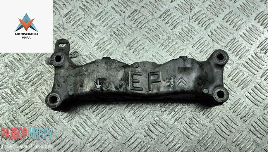 кронштейн двигателя Peugeot 308 T7 2009, 1.6 л., бензин, МКПП, белый, хетчбэк 5 дв., 9655923080 - фото №1