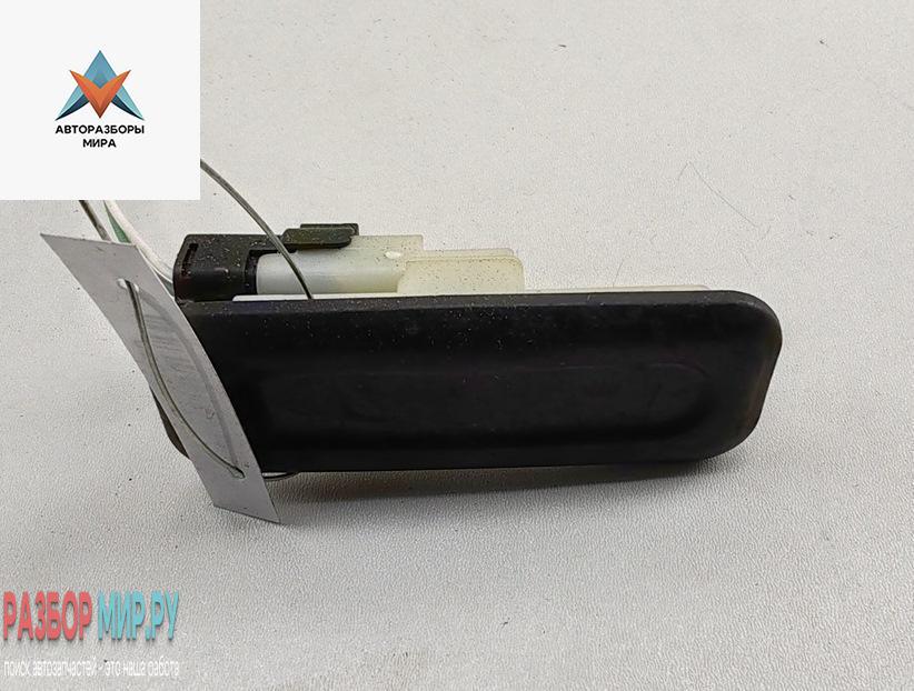 кнопка открытия багажника Peugeot 308 T7 2009, 1.6 л., бензин, МКПП, белый, хетчбэк 5 дв. - фото №1