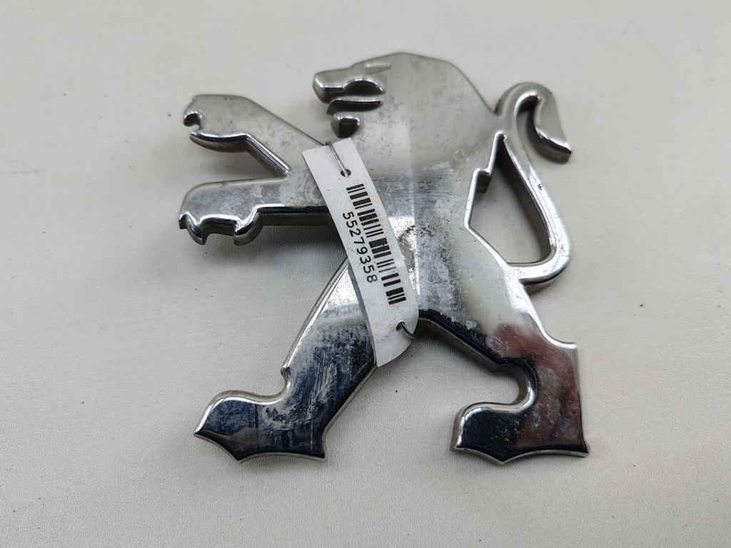 эмблема Peugeot 308 T7 2009, 1.6 л., бензин, МКПП, белый, хетчбэк 5 дв. - фото №1
