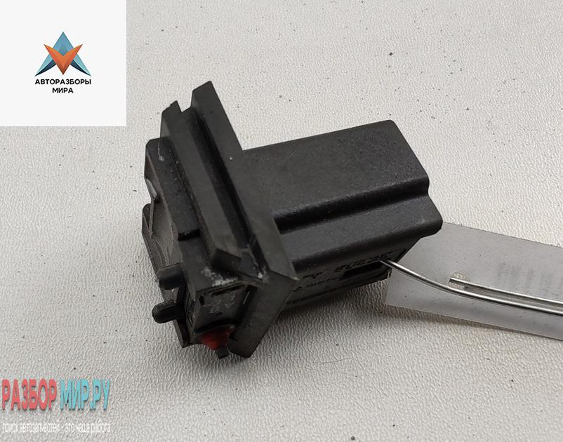 кнопка открытия багажника Peugeot 308 T7 2008, 1.6 л., бензин, МКПП, серый, универсал - фото №1