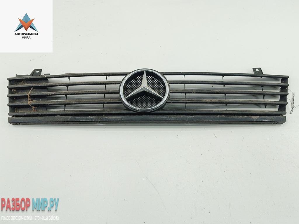 решетка радиатора Mercedes-Benz Vito 1999, белый, микроавтобус, 6388880415 - фото №1