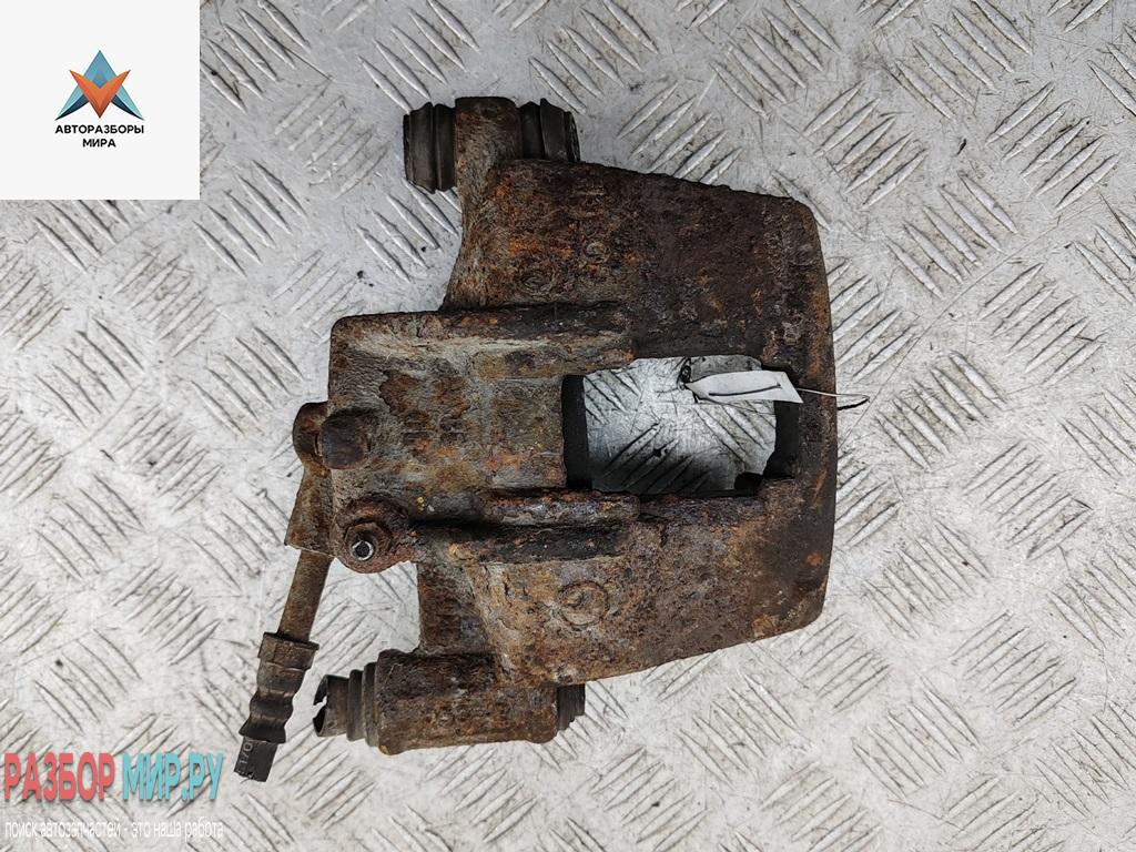 суппорт передний правый Mercedes-Benz Vito-1 W638 1999, 2.8 л., бензин, АКПП, серый, микроавтобус - фото №1