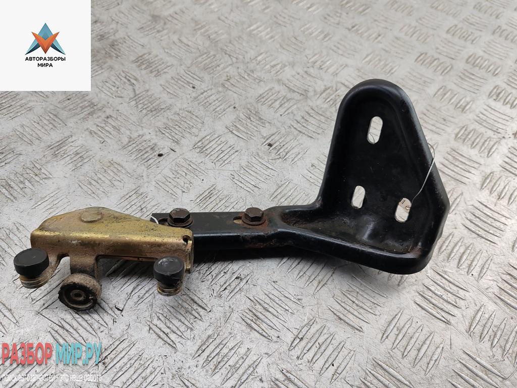 ролик двери сдвижной Mercedes-Benz Vito-1 W638 1999, 2.8 л., бензин, АКПП, серый, микроавтобус, 6387601647 - фото №1