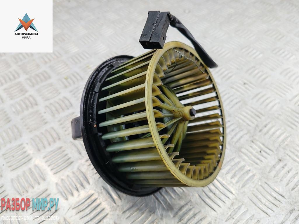 моторчик печки Audi 80 8C/B4 1991, 2.0 л., бензин, МКПП, серый, седан, 893819021 - фото №1