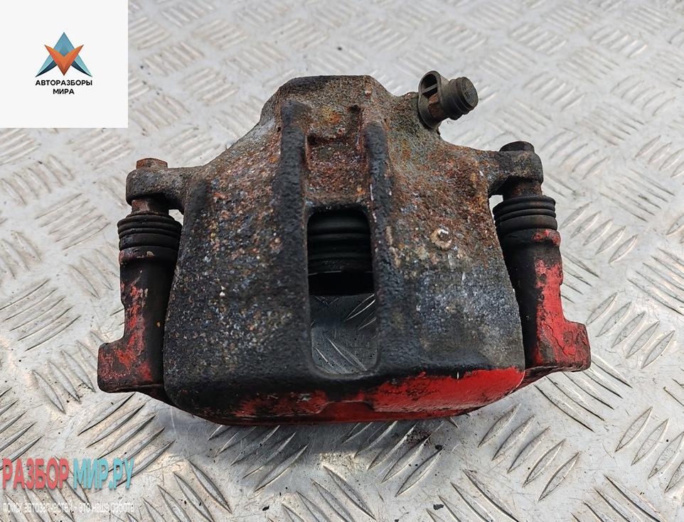 суппорт передний левый Audi 80 8C/B4 1992, 2.0 л., бензин, МКПП, красный, седан - фото №1