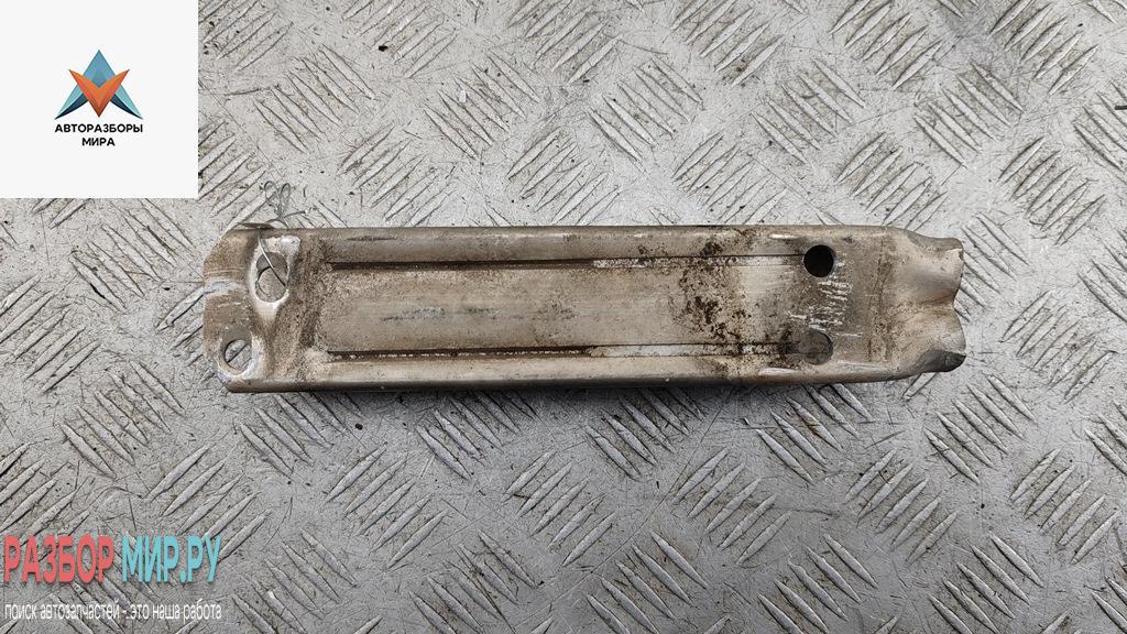 кронштейн переднего бампера Audi A6 4F/C6 2007, 2.7 л., дизель, МКПП, серый, универсал, 4F0807133 - фото №1