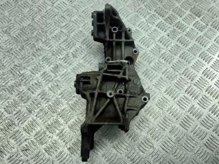 кронштейн генератора Audi A4 B5 1996, 1.8 л., бензин, МКПП, синий, седан, 058145523E