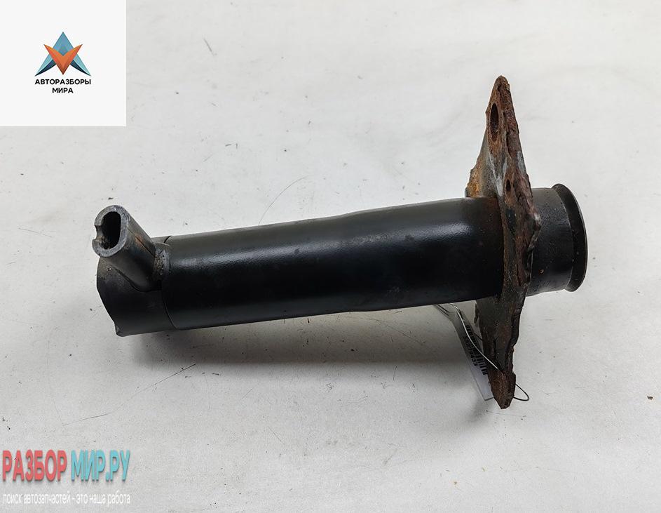 кронштейн переднего бампера Audi A4 B7 2005, 2.5 л., дизель, МКПП, синий, универсал - фото №1