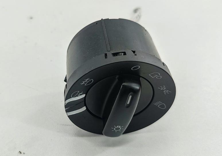переключатель света Volkswagen Passat B6 2006, 2.0 л., дизель, МКПП, синий, универсал, 1K0941431N