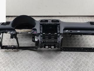 панель передняя салона (торпедо) Volkswagen Golf 6 поколение 2010, 1.6 л., дизель, МКПП, серый, универсал, 5K1858295E