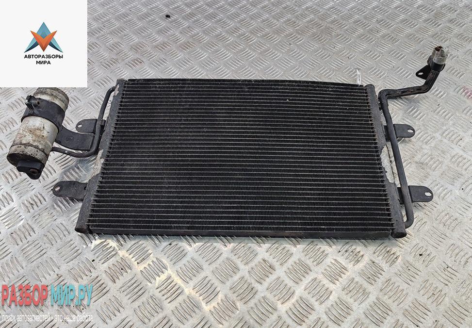 радиатор кондиционера Volkswagen Golf 4 поколение 2003, 1.4 л., бензин, МКПП, синий, хетчбэк 3 дв., 1J0820411D - фото №1