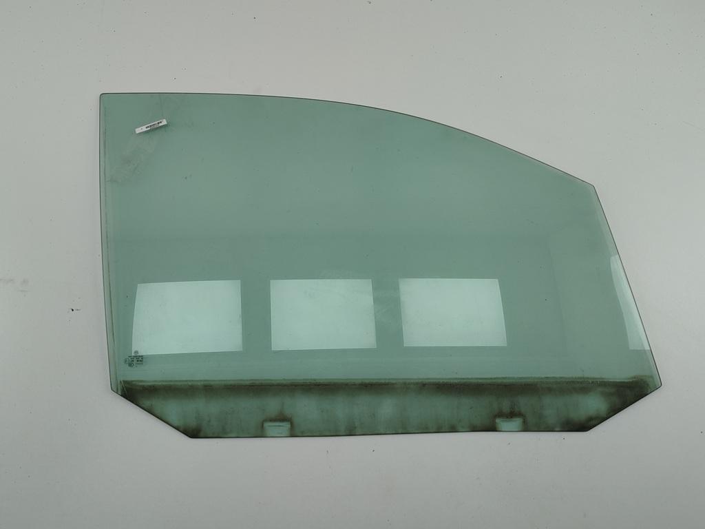 стекло двери передней правой Volkswagen Caddy 2006, 1.9 л., дизель, МКПП, красный, фургон, 43R001057