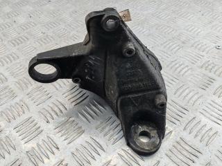 кронштейн КПП Volkswagen Passat B5 1997, 1.6 л., бензин, МКПП, серый, седан, 8D0399114S