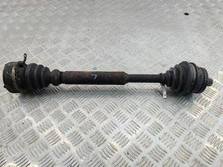 полуось передняя левая (приводной вал, ШРУС) Volkswagen Passat B5 1997, 1.6 л., бензин, МКПП, серый, седан