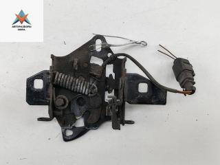 замок капота Volkswagen Passat B5 [рестайлинг] 2004, 1.9 л., дизель, МКПП, серый, универсал, 3B0823509
