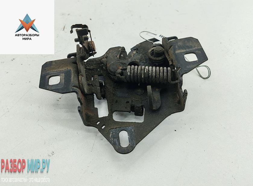 замок капота Volkswagen Passat B5 1997, 1.6 л., бензин, МКПП, серый, универсал, 3B0823509K - фото №1