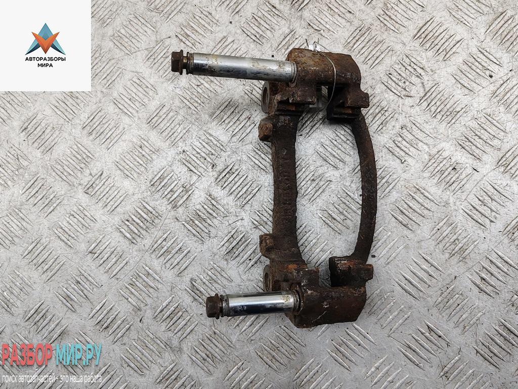 скоба суппорта Mercedes-Benz Vito-1 W638 1999, 2.8 л., бензин, АКПП, серый, микроавтобус - фото №1