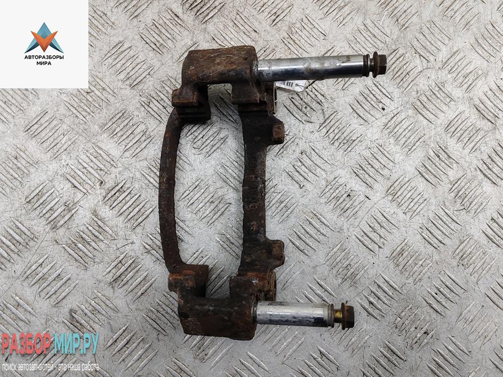 скоба суппорта Mercedes-Benz Vito-1 W638 1999, 2.8 л., бензин, АКПП, серый, микроавтобус - фото №1