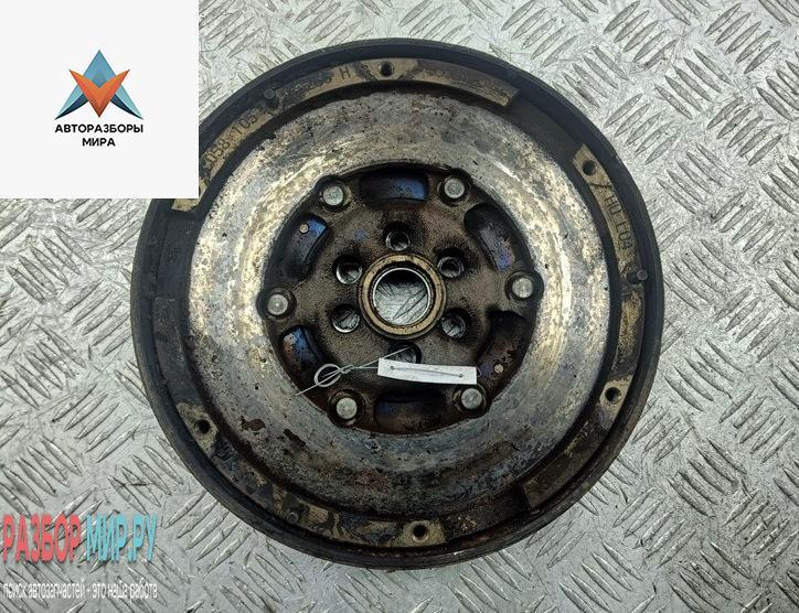 маховик Audi A4 B6 2001, 2.0 л., бензин, МКПП, серый, универсал, 058105266H - фото №1