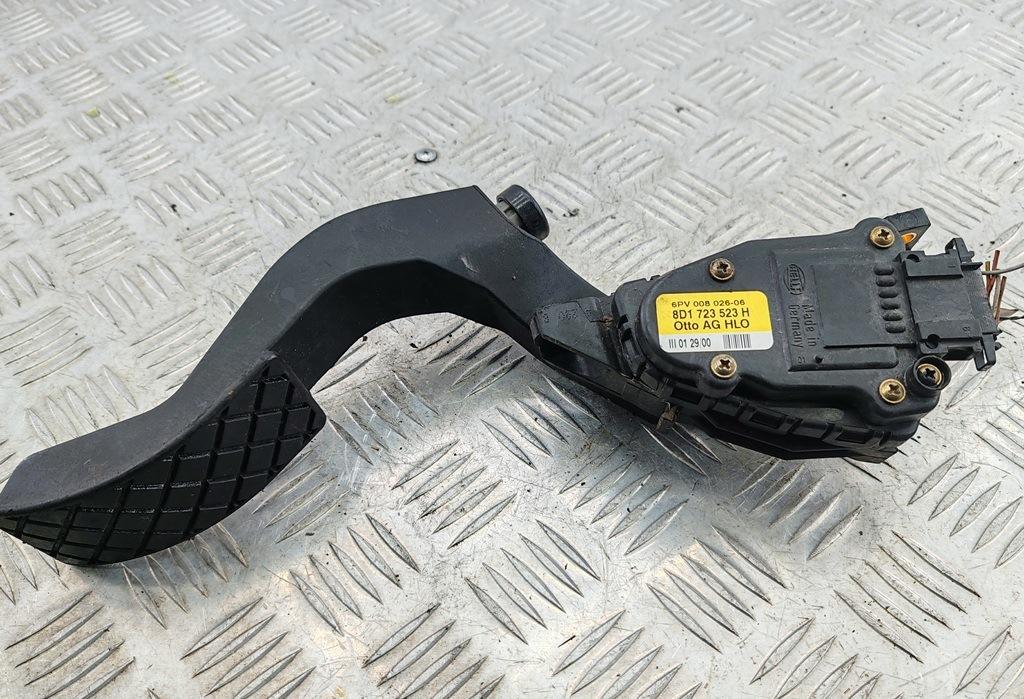 педаль Audi A6 C5 2000, 2.8 л., бензин, АКПП, серый, седан, 8D1723523H