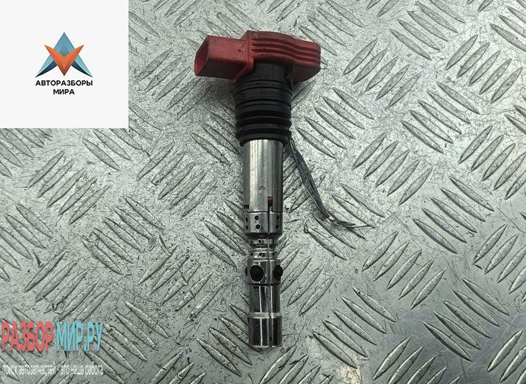катушка зажигания Audi A4 B6 2001, 2.0 л., бензин, МКПП, серый, универсал, 06C905115M - фото №1