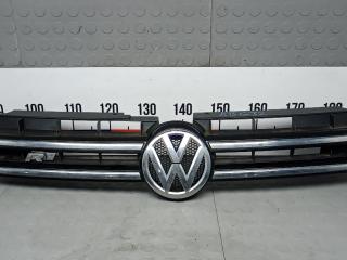 решетка радиатора Volkswagen Touareg 2 поколение 2011, 3.0 л., V6 TDI, дизель, АКПП, внедорожник 5 дв.