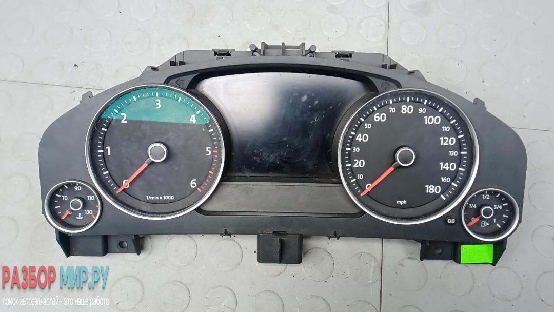 приборная панель Volkswagen Touareg 2 поколение 2011, 3.0 л., V6 TDI, дизель, АКПП, внедорожник 5 дв. - фото №1