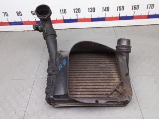 радиатор интеркулера Volkswagen Touareg 1 поколение 2006, 2.5 л., дизель, МКПП, внедорожник 5 дв.