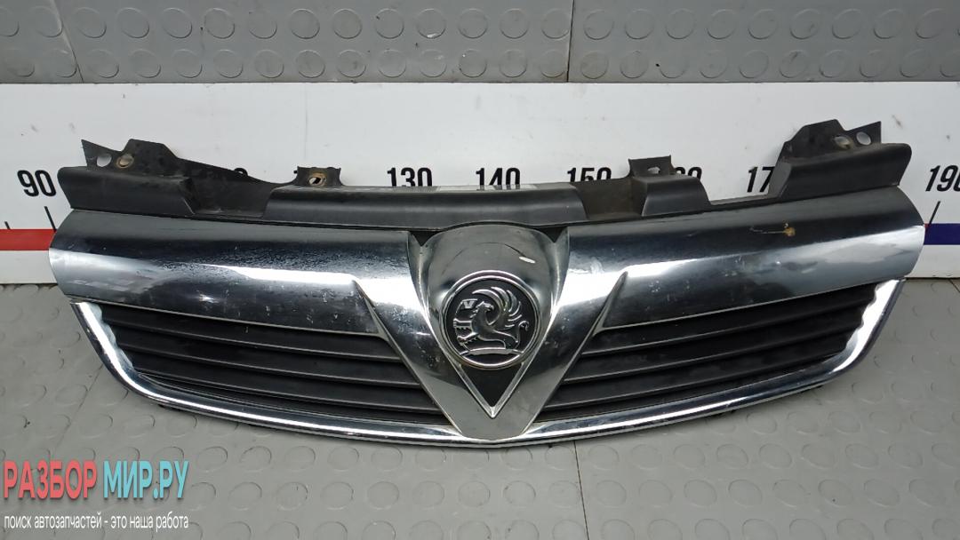 решетка радиатора Opel Zafira 3 поколение (C) 2011, 1.8 л., бензин, МКПП, минивэн - фото №1