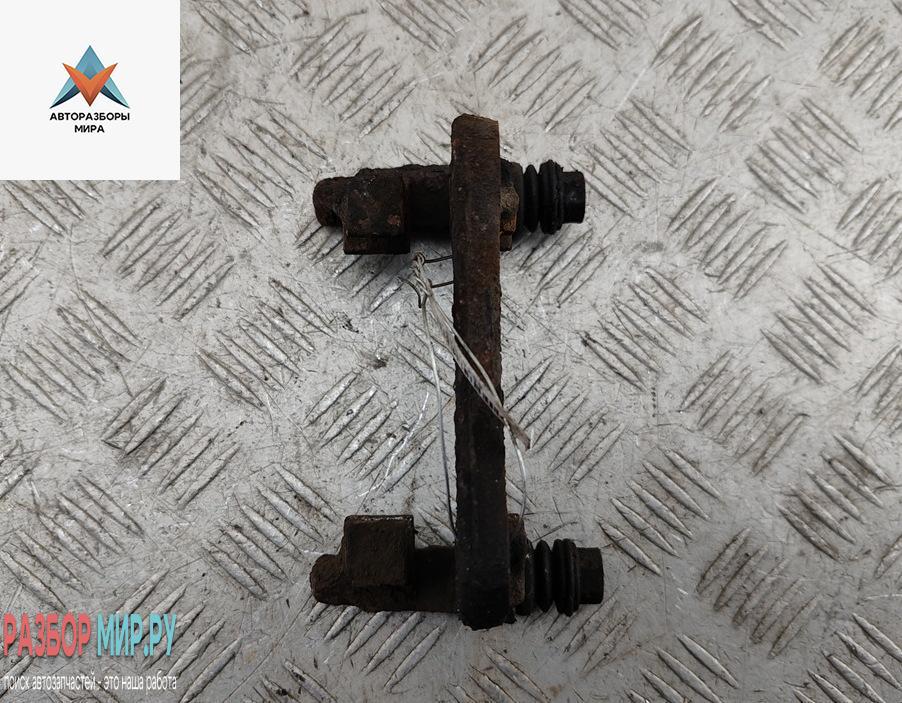 скоба суппорта Audi 80 8C/B4 1991, 2.0 л., бензин, МКПП, серый, седан - фото №1