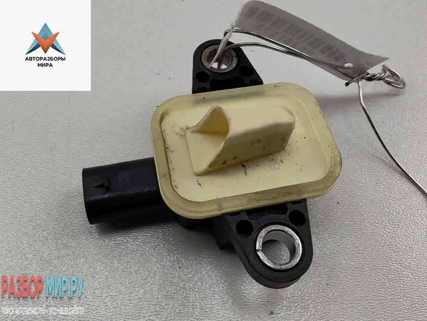 датчик AirBag Skoda Fabia mk3 (NJ) 2015, 1.2 л., бензин, МКПП, белый, универсал, 4H0955557 - фото №1