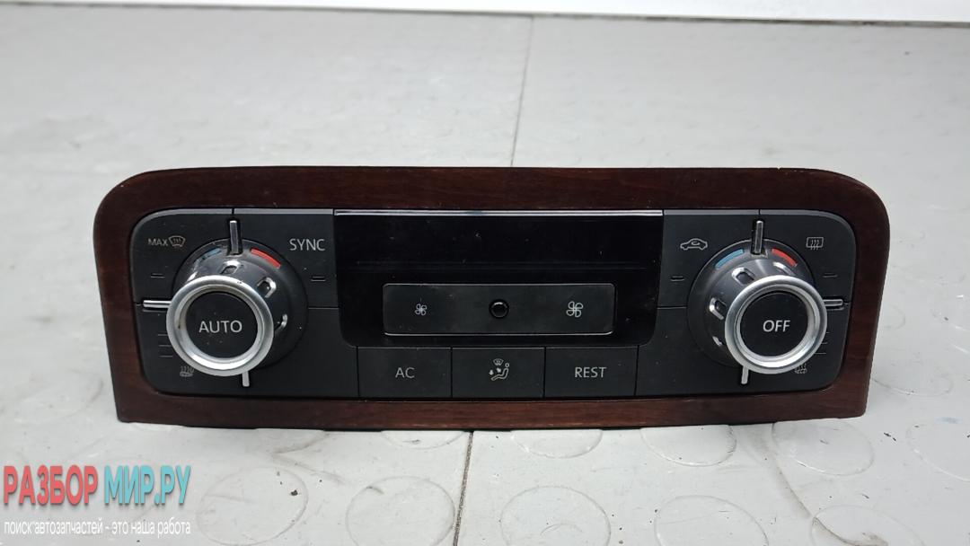 блок управления печки / климат-контроля Volkswagen Touareg 2 поколение 2011, 3.0 л., V6 TDI, дизель, АКПП, внедорожник 5 дв. - фото №1